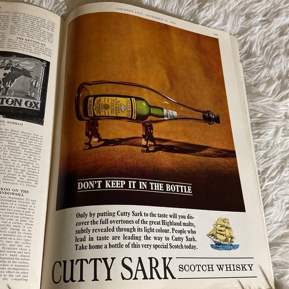 Country Life Magazine Traditional Furniture of Wales December 10, 1964 - Picture 4 of 16